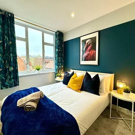Charming 3Br: Close To Beach & Bournemouth! +Wi-Fi-2